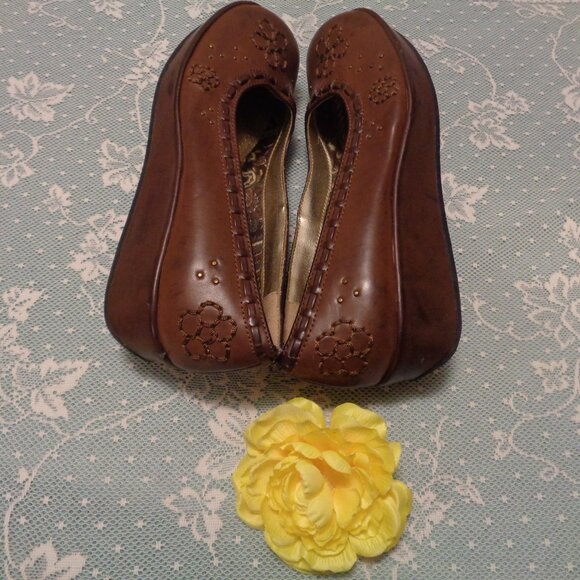 PRETTY GIRL TOOLED TEXTURED LEATHER LOOK WEDGED SHOES 7 - Picture 11 of 12